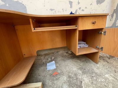 Старый компьютерный стол