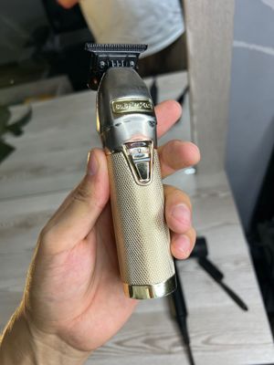 Sartarosh Barberlar uchun ish qurollari sotiladi