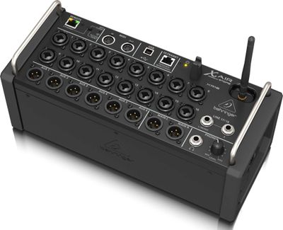 Цифровой микшер BEHRINGER XR18