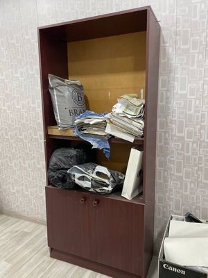 Комплект стол и шкаф