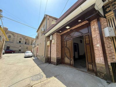 Tayyor 2.7 sotiqli hovli markazdan sotilad