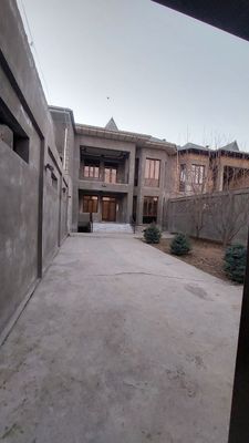 Uchastka sotiladi