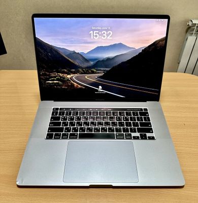 MacBook Pro 16 inch 2019 i7/ 16GB/512GB