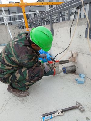 Beton devor teshish