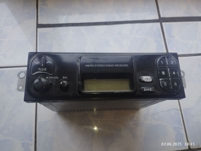 Radio va fleshka òqiydi