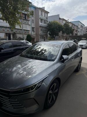 BYD chazor sotiladi