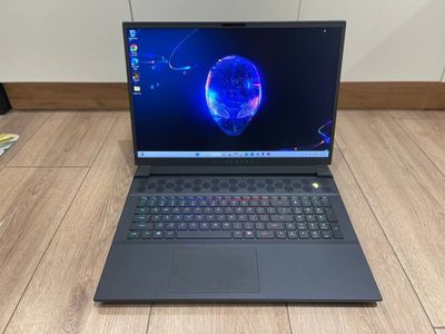 Мошнейщий Ноут Dell AlienWare M18 R2 i9-13980HX/64(5)/4TB/RTX4090 16G