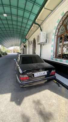 Mercedes W124 E220