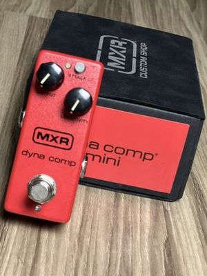 Примочка, педаль эффекта MXR mini compressor