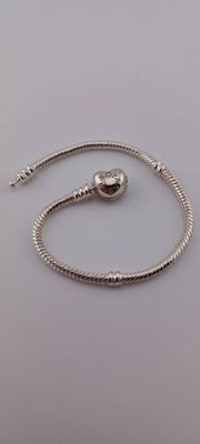 Продаю серебряный браслет PANDORA