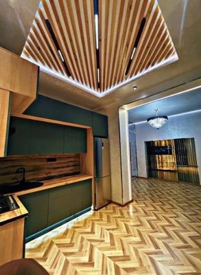 Аренда. Новомосковская. 2комнатная высокопотолочка