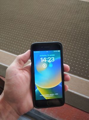 iPhone 8 sotiladi