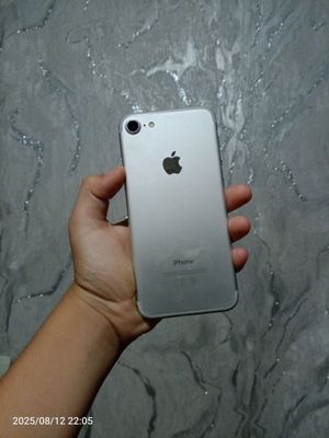 300000som iPhone 7 128g 62 yomkst