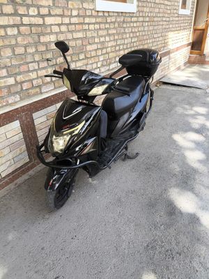 Skuter sotiladi srochni
