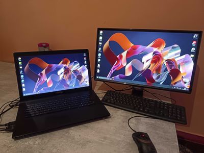 Ноутбук Asus и Манитор Samsung