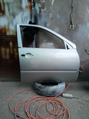 Продаётся дверь на Lada Kalina