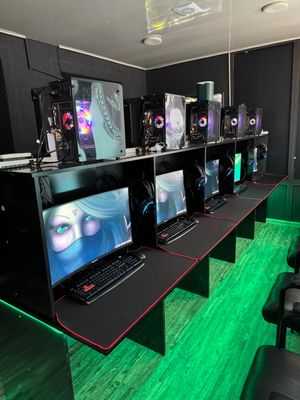 20 та игровой компьютер сотилади таер ишлаб турган холатда 6200$