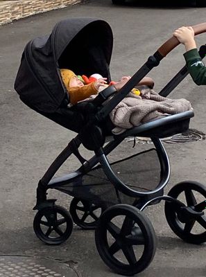 Продаётся  коляска 3в1 срочно