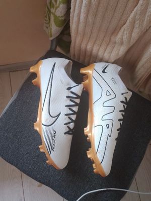 Futbol Butsi NIKE mercurial 43 Razmeri