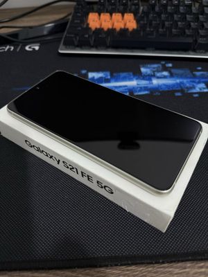 Samsung s21 Fe, 128/8 в хорошем состоянии
