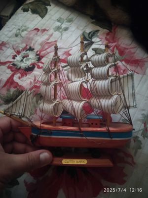 Продаётся рёхмачтовый композитный парусный клипер Cutty Sark.