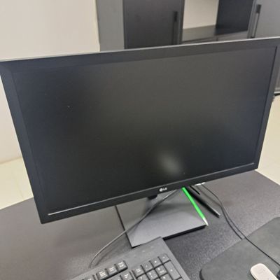 Monitor sotiladi LG 22