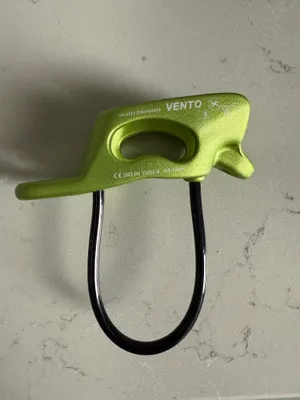 Страховочно- спусковое устройство vento