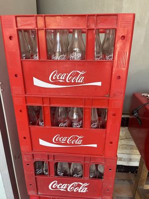 Продается тара от Кока Колы вместе с бутылками