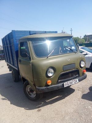 UAZ 33 03 sotiladi