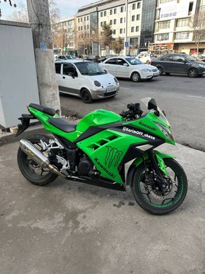 мотоцикл Kawasaki 400cc