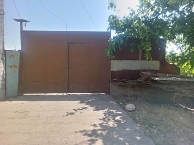 Uy SOTILADI 4 hona banya alohida tovuqhona, molhona, qo'yhona,
