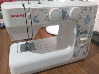 Продаётся швейная машинка JANOME