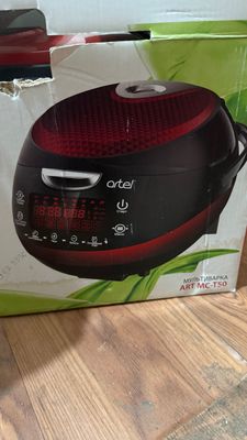 Мультиварка Artel в отличном состоянии