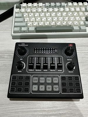 V8 Live Sound Card - звуковая карта