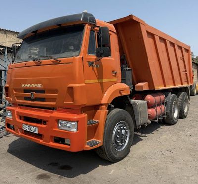 Kamaz самосвал сотилади срочно