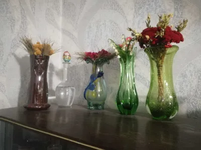 Вазы цветочные продаются оптом и в розницу.