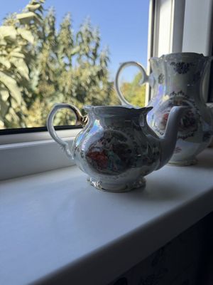 Продаются два чайника Мадонна