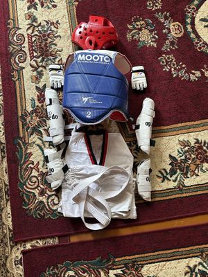 Taekwondo forma komplekt sotiladi