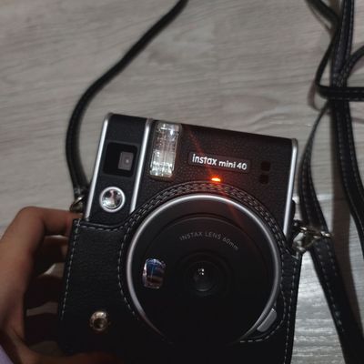 Срочно продаю в оочень оптимальной цене, Instax mini 40 + чехол