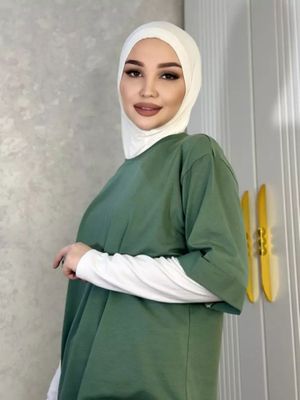 Ayollar uchun yozgi yumshoq va yengil futbolka