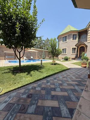 Продается дом 6 комнат, ор-р: Центр Луначарского, 400 м²