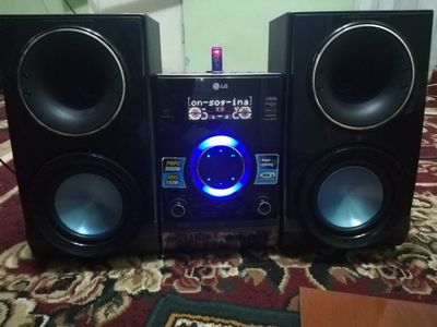 Музыкальный центр LG PMPO 3000.