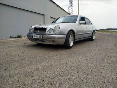 mercedes Benz w 210