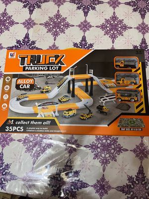 игровой набор для детей Truck Parking Lot