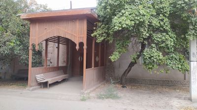 Уй сотилади 600 КВ метр