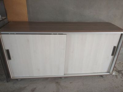 Продаю универсальный шкаф- компактный