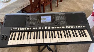 Yamaha psr-S750 сотилади