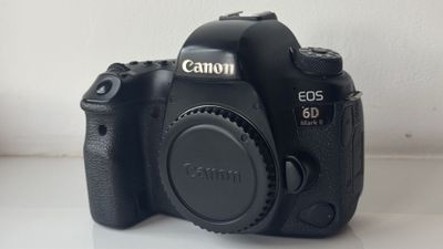 Canon 6D Mark2 body sotiladi
