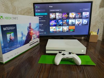 Xbox one S 1TB полный комплект с играми