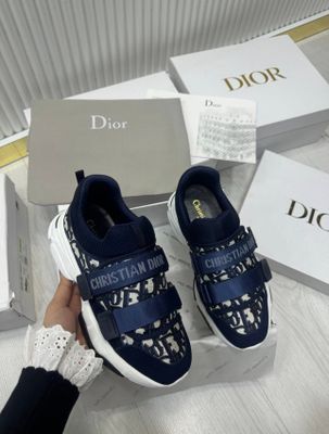Christian Dior Ayollar uchun krasofka
